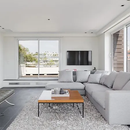 Luxury Concorde Apartment *